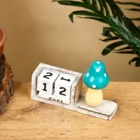 Календарь настольный "Грибок" дерево 13х3,5х9 см, цв. бело-зелёный