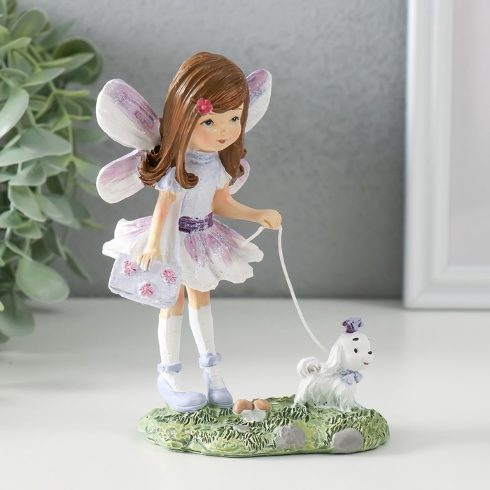 Сувенир полистоун "Малышка в сиреневом платье с крыльями, выгуливает собачку" 10х7х13 см