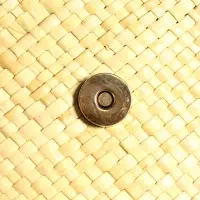 Сумка плетёная на застёжке из пандана 41х16х50 см, бежево-чёрный