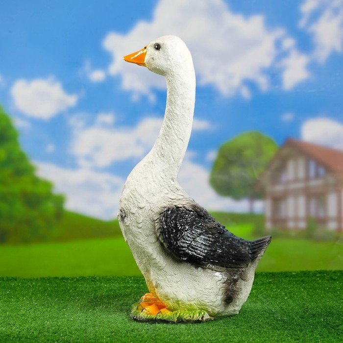 Садовая фигура "Гусь садовый" средний 49см