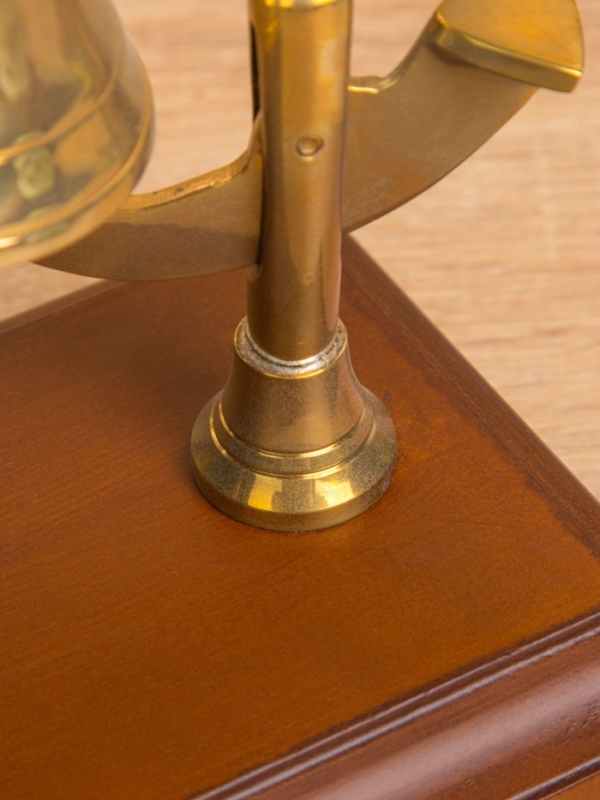 Колокол настольный с подставкой для ручки 10&times;18&times;18 см, латунь, дерево