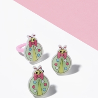 Набор детский "Выбражулька" 2 предмета: клипсы, кольцо, божья коровка, цвет МИКС Набор детский "Выбражулька" 2 предмета: клипсы, кольцо, божья коровка, цвет МИКС