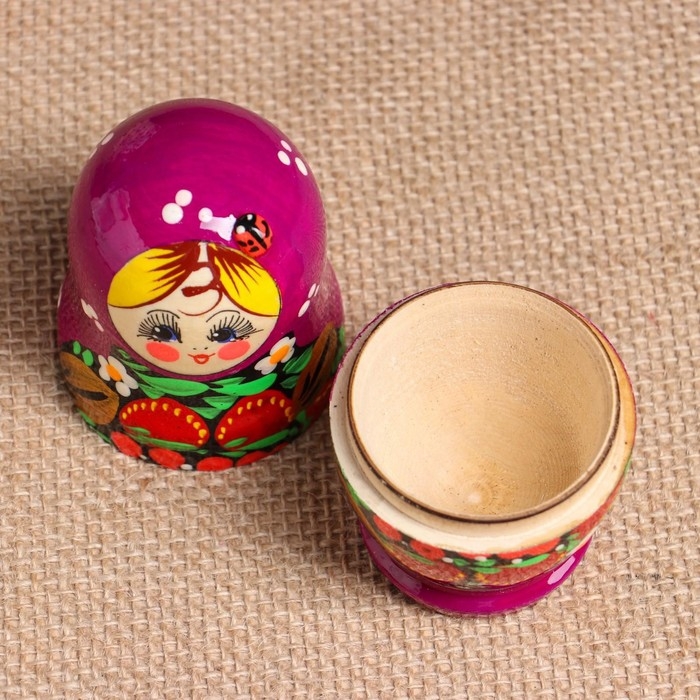 Матрёшка &laquo;Божья коровка&raquo;, фиолетовый платок, 5 кукольная, 9-11 см