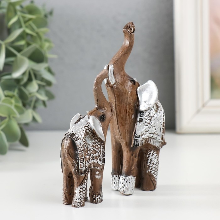 Набор фигурок полистоун &laquo;Два слоника в серебристой попоне&raquo;, 2 шт., 11&times;8.3&times;3.5 см