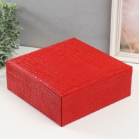 Шкатулка кожзам под часы 2 отделения и бижутерию "Кожа крокодила" красная 26х26,5х10 см