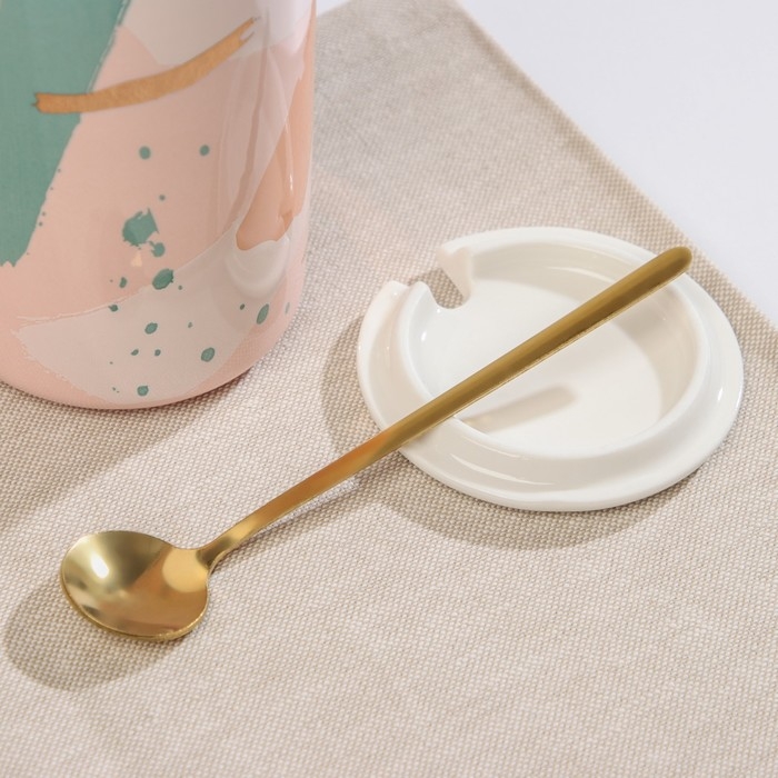 Кружка керамическая с крышкой и ложкой &laquo;Анабель&raquo;, 350 мл, рисунок МИКС