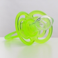 Соска - пустышка силиконовая ортодонтическая &laquo;Бантик&raquo;, от 6 мес., с колпачком, цвет зеленый