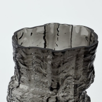 Ваза для цветов &laquo;Маунтин блэк&raquo; из черного стекла 25&times;15,5&times;15,5 см