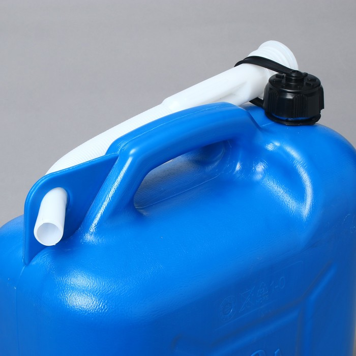 Канистра ГСМ &laquo;Звезда&raquo;, 10 л, с заливным устройством, крышка МИКС