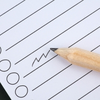 Магнит новогодний с блоком для записи и карандашом &laquo;Новый год: Тепла и счастья&raquo;, 7 х 14,4 см