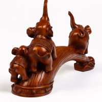 Подставка для бутылки "Два слона" под дерево, 36х10х25см Подставка для бутылки "Два слона" под дерево, 36х10х25см