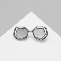 Брошь &laquo;Очки&raquo; гламур, акрил серый, цвет белый в серебре