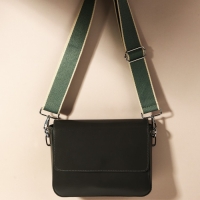 Ручка для сумки, стропа, 135 &plusmn; 3 &times; 3,8 см, цвет изумрудный/молочный