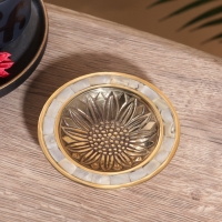 Блюдо сервировочное на ножке "Подсолнух" латунь с перламутром 11х11х2,5 см