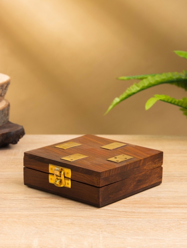 Настольная игра &laquo;Домино&raquo;, 11&times;11.5&times;4 см, дерево шишам, латунь