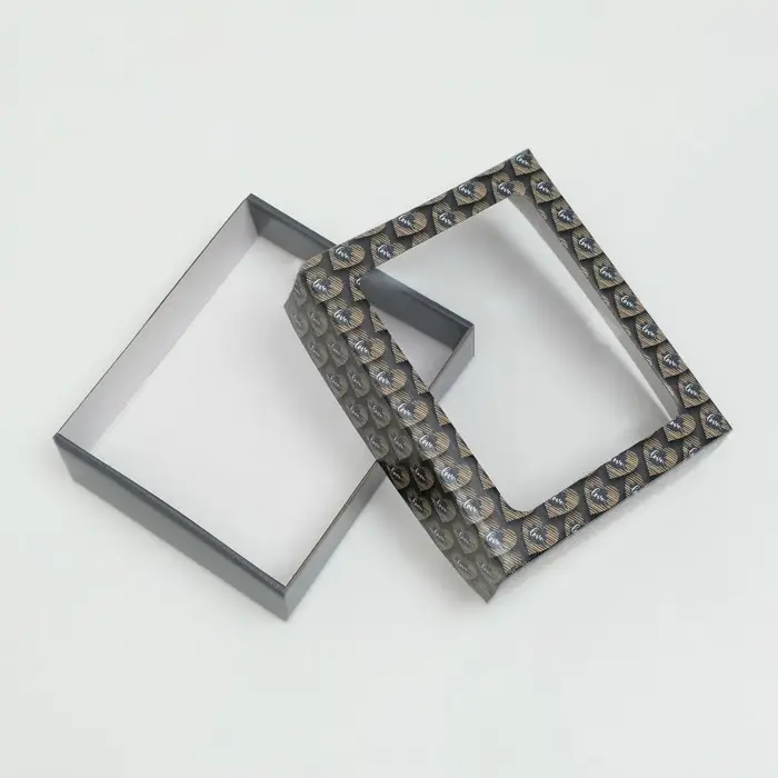 Коробка крышка - дно Love, с окном, 18&times;15&times;5 см