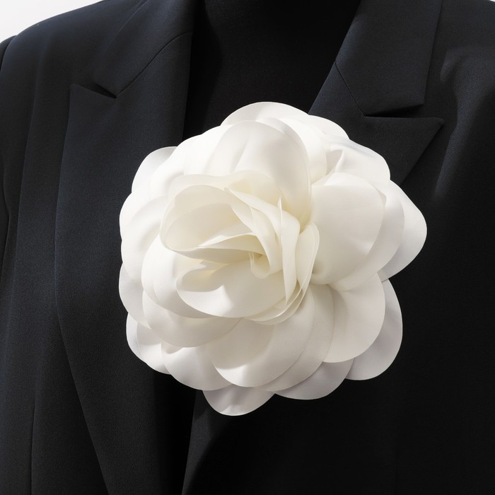 Брошь текстильная &laquo;Цветок&raquo; камелия, цвет белый