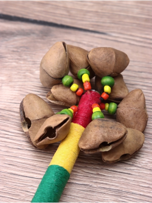 Сувенирный музыкальный инструмент Сувенирный музыкальный инструмент "Маракас" махагон, орехи кемири, 20х12х3 см