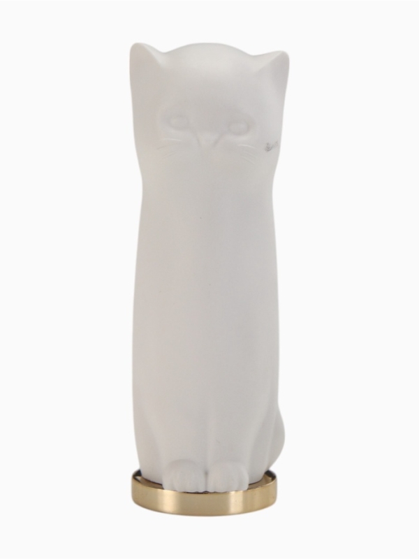 Оттеночный бальзам для губ "Cat white"