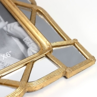 Фоторамка полистоун 10х15 см "Зазеркалье" золото 23,5х18 см Фоторамка полистоун 10х15 см "Зазеркалье" золото 23,5х18 см