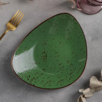 Блюдо керамическое треугольное &laquo;Созвездие&raquo;, 22&times;18 см, цвет зелёный