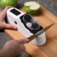 Ножеточка Luazon LTE-02, электрическая, для ножей/ножниц/отверток, 60 Вт, USB, белая