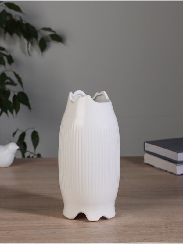 Ваза керамика настольная "Вайолэт" 20х8,5 см, белый