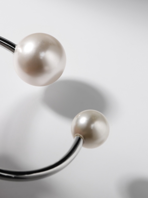 Браслет металл &laquo;Жемчужный&raquo; две бусины, цвет серебро