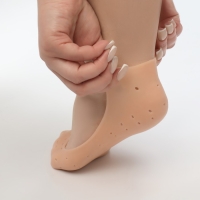 Носочки для педикюра, силиконовые, с перфорацией, 18 &times; 8 см, цвет бежевый