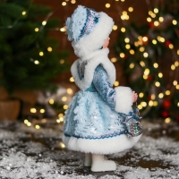 Снегурочка "В шубке с камнями и барабанчиком" 30 см, голубой Снегурочка "В шубке с камнями и барабанчиком" 30 см, голубой