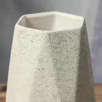 Ваза керамика настольная "Бэрри" грани, h=18,5х11. d=7,5 см, белый