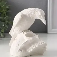 Фигура &laquo;Ворон на черепе&raquo;, 12&times;12&times;8 см, гипс