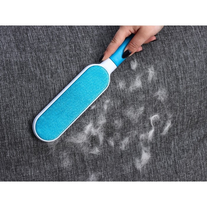 Щётка для удаления шерсти и волос с одежды и мебели с ручкой Доляна, 33&times;7,5&times;5 см, цвет синий