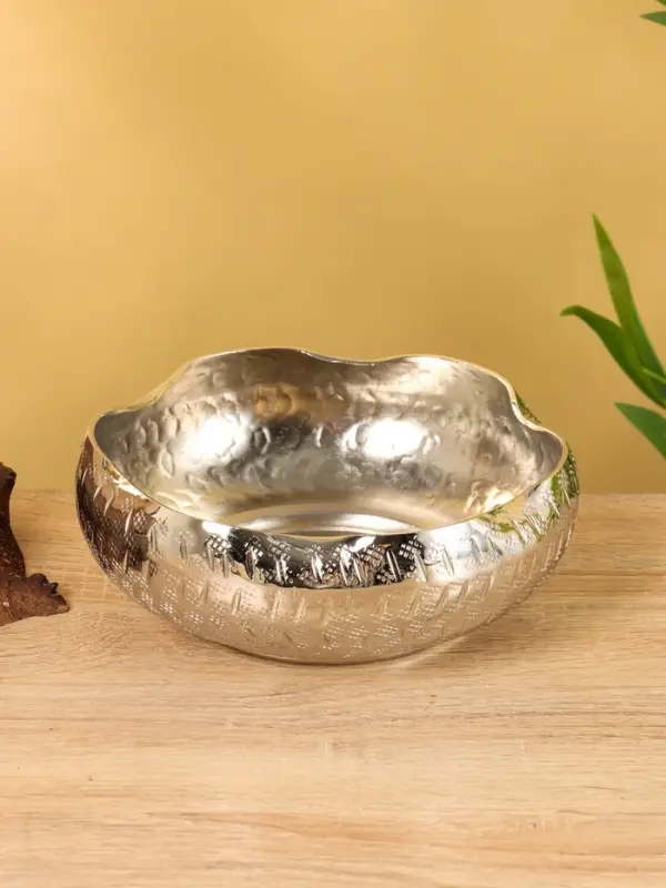 Салатник с волнистыми краями, алюминий 20х20х7,5 см