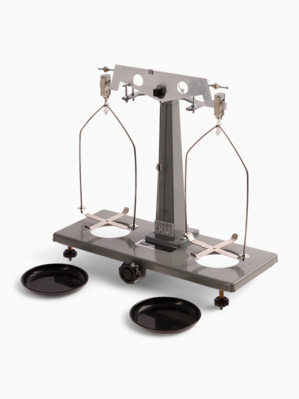 Весы лабораторные, с набором гирь 200 г.