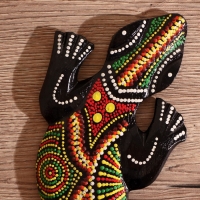 Панно дерево "Геккон цветная абстракция" 30 см, МИКС