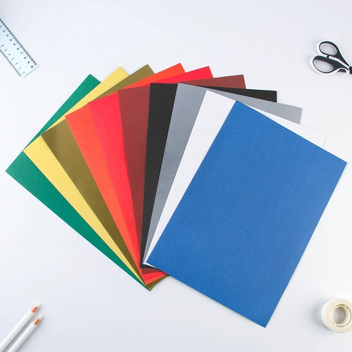 Картон цветной А4, 10 листов 10 цветов немелованный односторонний &laquo;Енотик&raquo; 180 г золото+серебро в плёнке