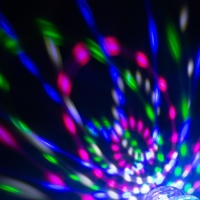 Световой прибор &laquo;Вокруг сферы&raquo; 12 см, Е27, динамик, пульт ДУ, свечение RGB