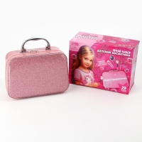Набор детской косметики в чемодане «Самой красивой», тени, резинки для волос, блески для губ, глиттер, лаки для ногтей, наклейки, пилочка, расчёска, кисти, косметичка Набор детской косметики в чемодане «Самой красивой», тени, резинки для волос, блески для губ, глиттер, лаки для ногтей, наклейки, пилочка, расчёска, кисти, косметичка