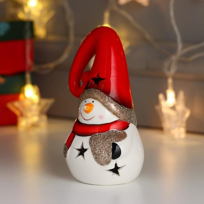 Сувенир керамика свет Сувенир керамика свет "Снеговик, красный шарф и колпак, золотое сердце" 13,5х7,5х7,5 см
