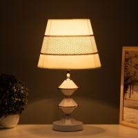 Лампа настольная "Кристи" 1х40Вт Е27 белый/золото 25х25х41см Лампа настольная "Кристи" 1х40Вт Е27 белый/золото 25х25х41см