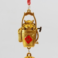 Подвеска пластик "Мешочек счастья и ведерко денег" 37 см Подвеска пластик "Мешочек счастья и ведерко денег" 37 см