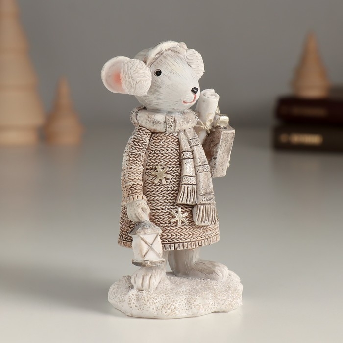 Сувенир полистоун "Белая мышка с покупками в руках" 5,5х4х10 см
