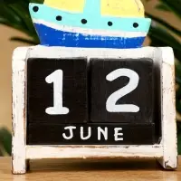 Календарь настольный "Парусник" дерево 11х5х16 см, цв. жёлтый