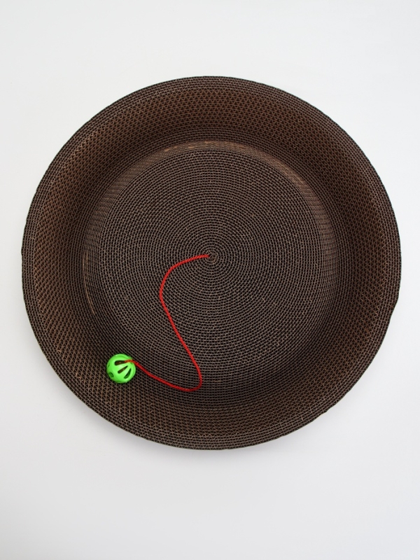 Когтеточка-лежанка Когтеточка-лежанка "Пижон" из гофрокартона с кошачьей мятой "Пчелка", 45 х 9 см