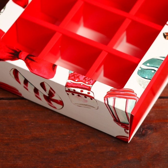 Новый год. Коробка под 9 конфет Новый год. Коробка под 9 конфет "Новогодний фонарик", 13,7 х 13,7 х 3,5 см, кондитерская упаковка