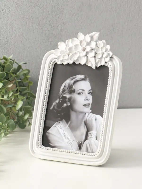 Фоторамка полистоун 13х18 см "Цветочный венок" белая 25х16,5х1,5 см