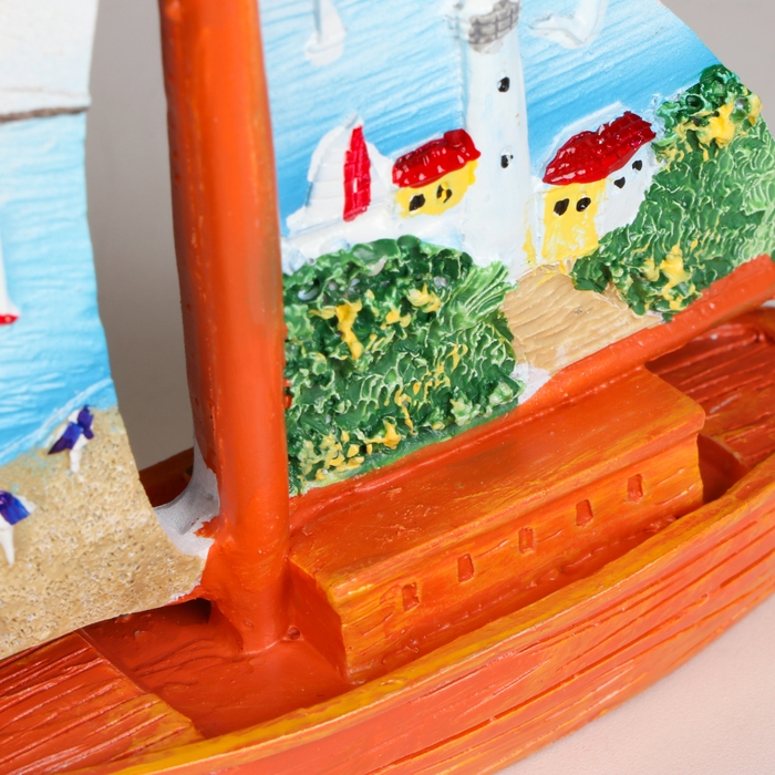 Корабль сувенирный "Парусник" 10*11см