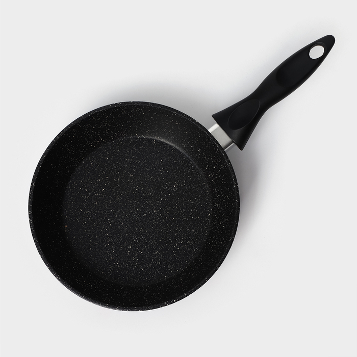 Сковорода &laquo;Алёна&raquo;, d=20 см, пластиковая ручка, антипригарное покрытие, цвет чёрный