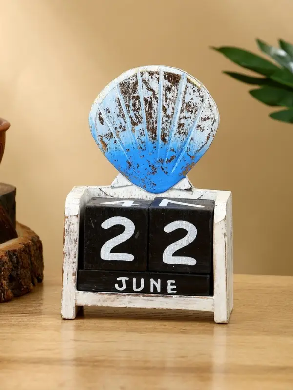 Календарь настольный "Морская ракушка" дерево 11х5х14 см, цв. бело-золотой